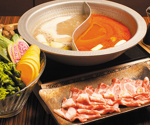 ラグジュアリーな店内